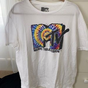 Oversized graphic tee